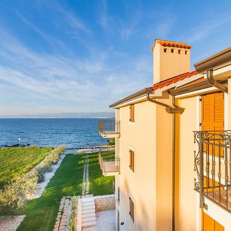 Luxury Apartments Villa Matea 2 Малинска Экстерьер фото