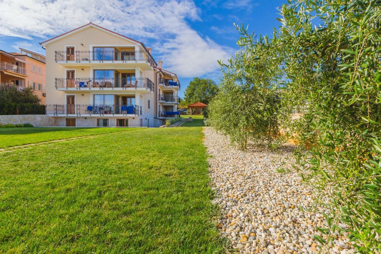 Luxury Apartments Villa Matea 2 Малинска Экстерьер фото