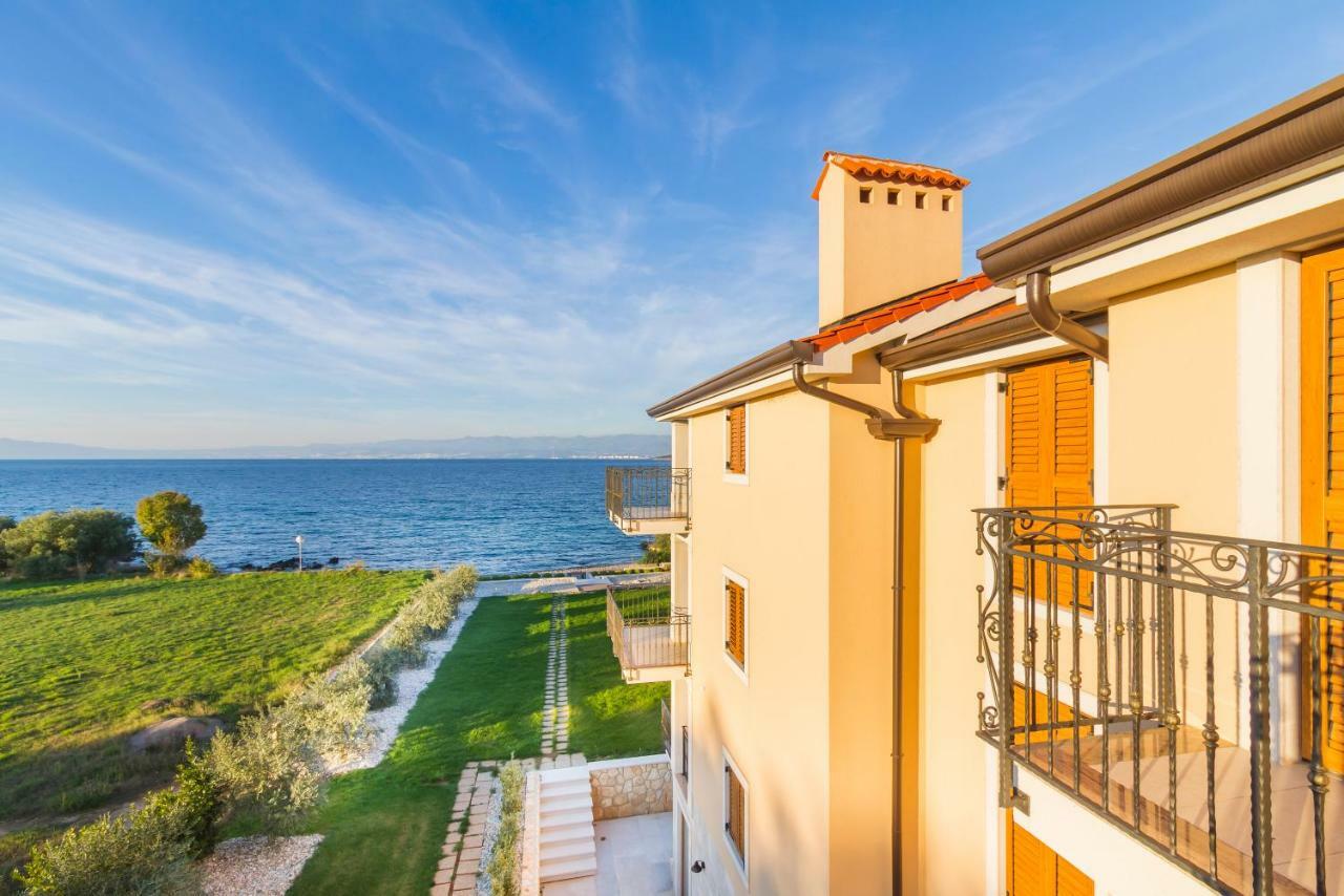Luxury Apartments Villa Matea 2 Малинска Экстерьер фото