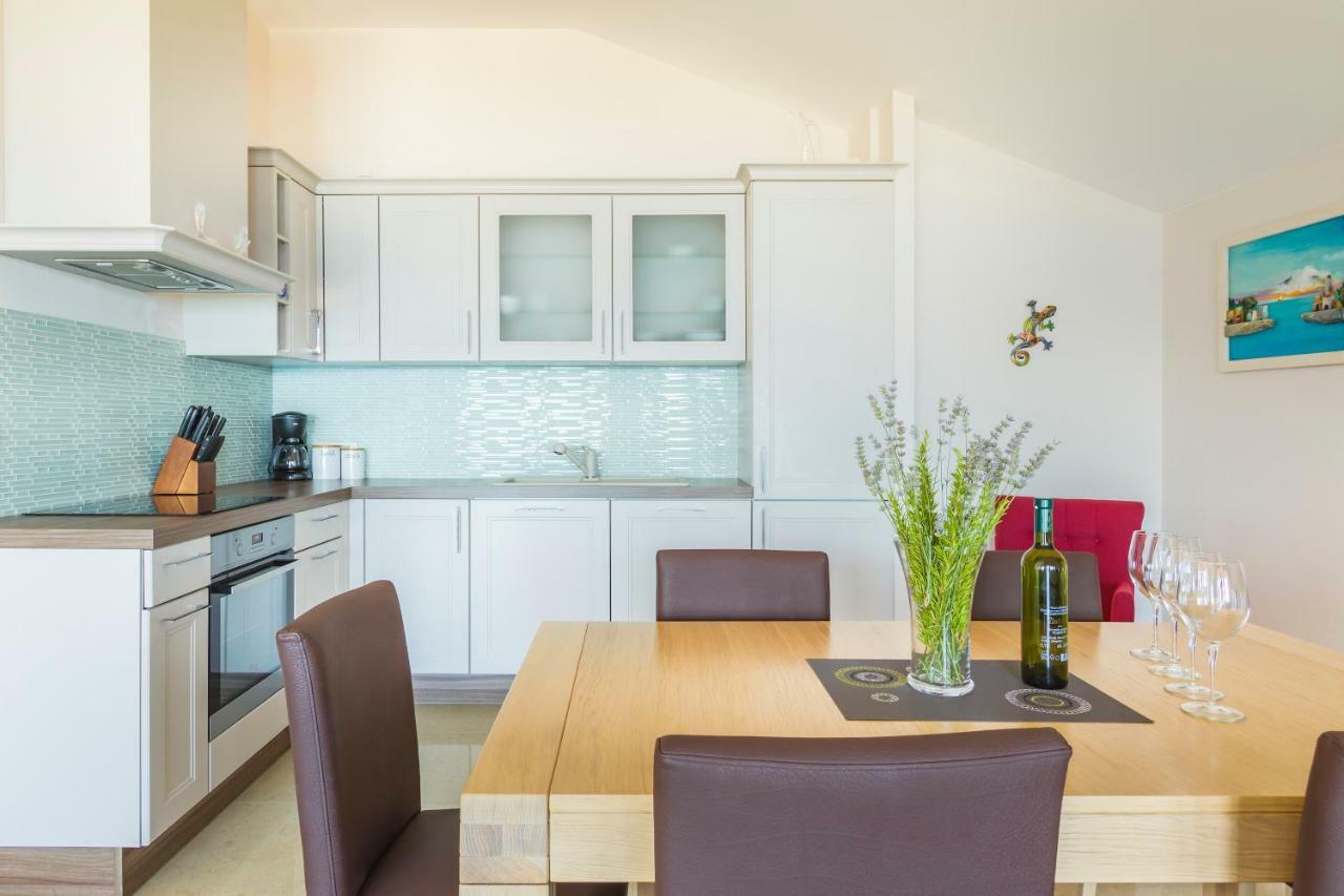 Luxury Apartments Villa Matea 2 Малинска Экстерьер фото