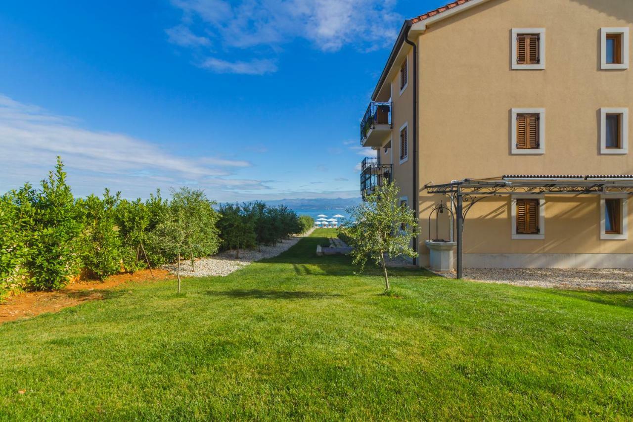 Luxury Apartments Villa Matea 2 Малинска Экстерьер фото